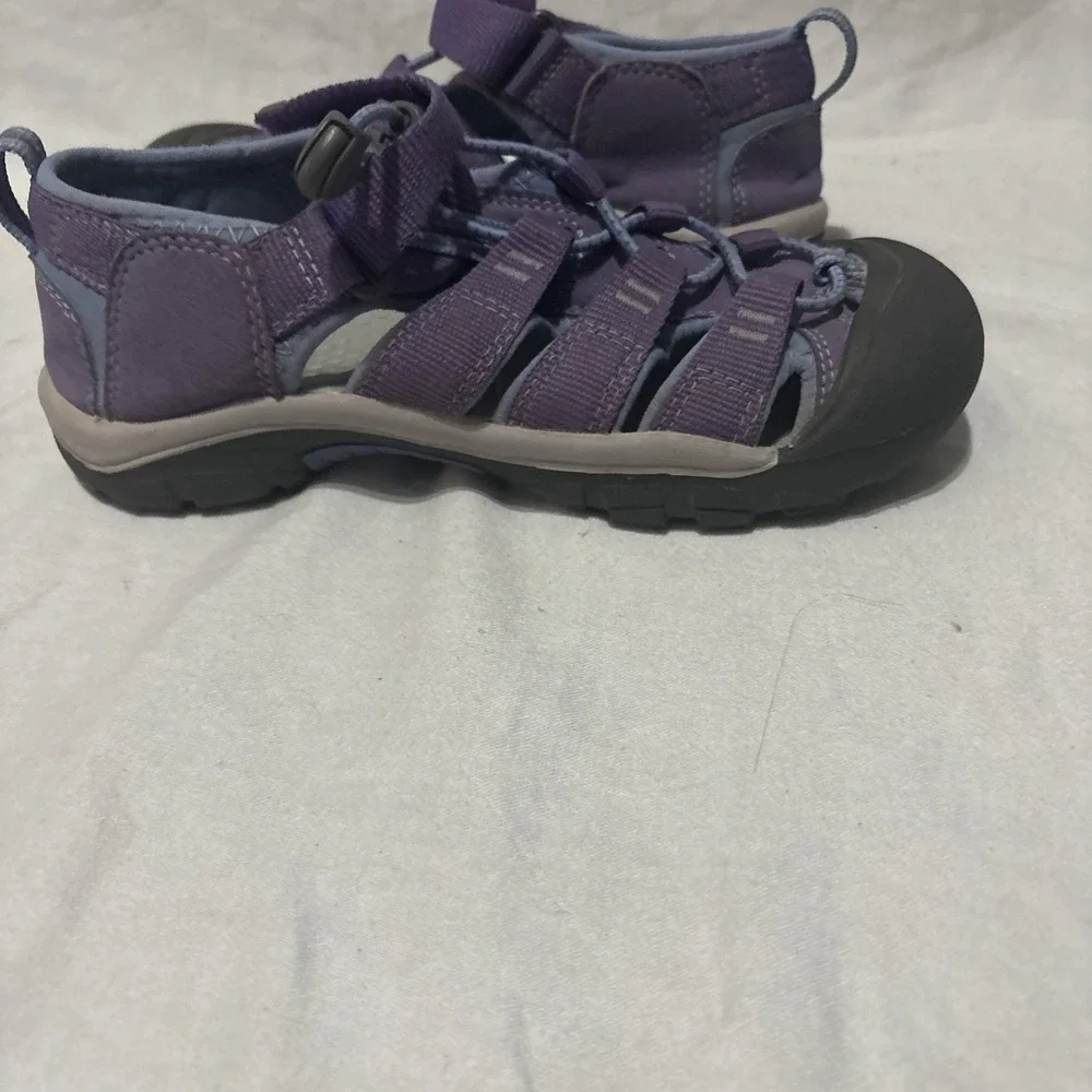Keen Girls Size 2 Purple Newport Hiking Sandals Waterproof Washable 1014263